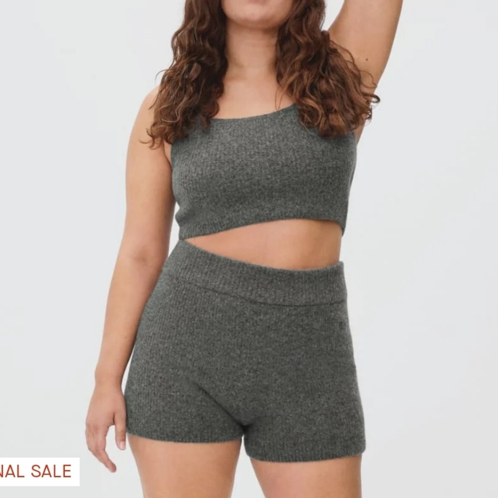 Everlane Cozy-Stretch Short Wool Yak Blend Womens Medium Charcoal